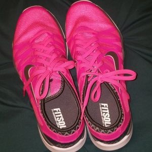 Hit pink womens Fitsole Nike 7.5